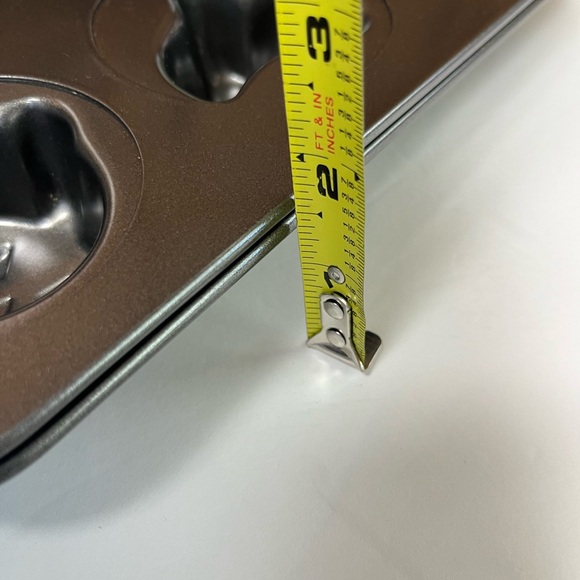 Wilton Halloween cupcake baking pan (set of 2) - Picture 8 of 8